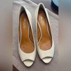 Aldo Elegant Cream Peep Toe Heels